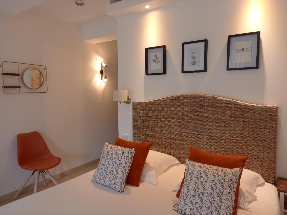 Hotel Restaurant Notre Dame Collobrières Екстериор снимка