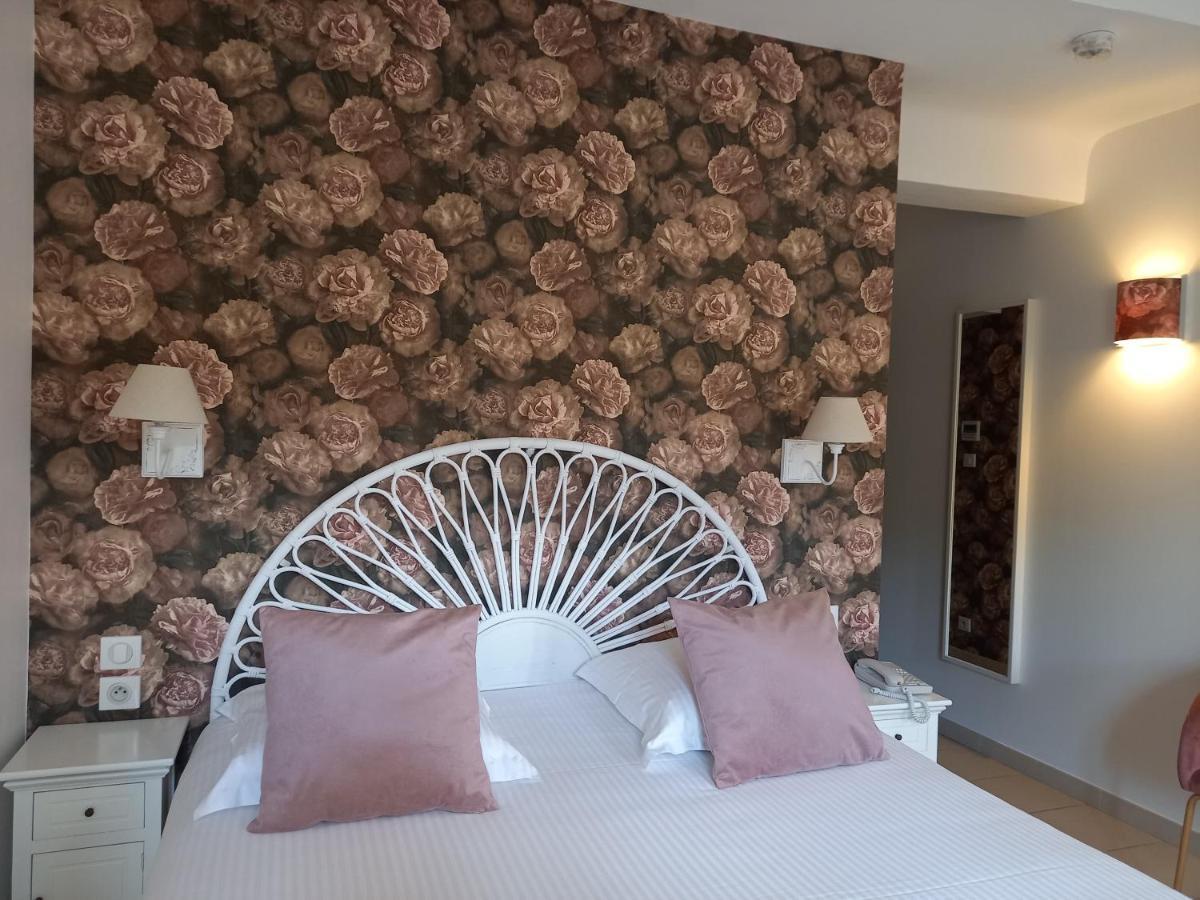 Hotel Restaurant Notre Dame Collobrières Екстериор снимка