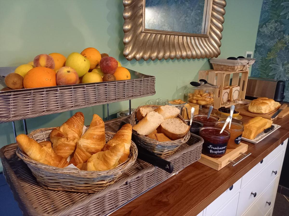 Hotel Restaurant Notre Dame Collobrières Екстериор снимка