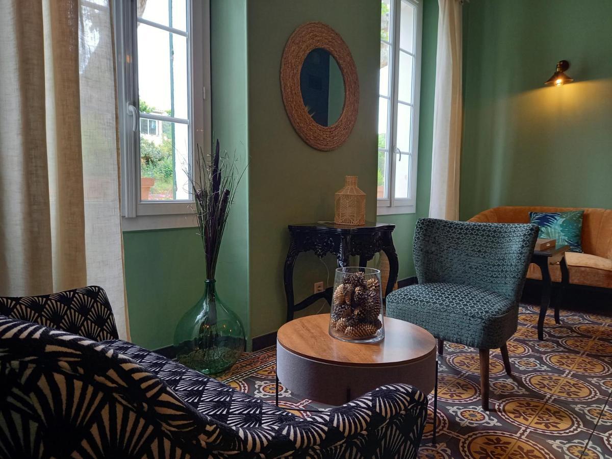 Hotel Restaurant Notre Dame Collobrières Екстериор снимка