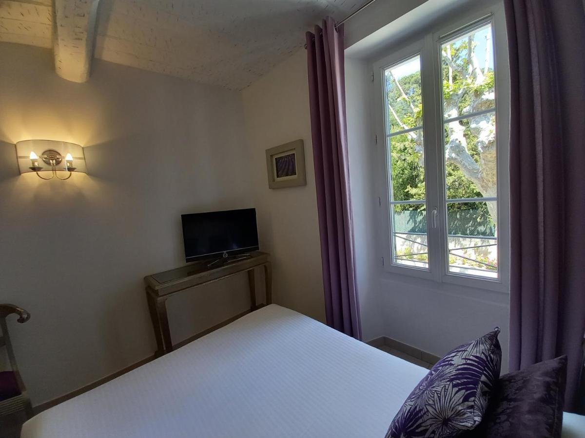Hotel Restaurant Notre Dame Collobrières Екстериор снимка