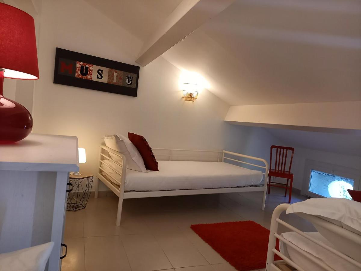 Hotel Restaurant Notre Dame Collobrières Екстериор снимка