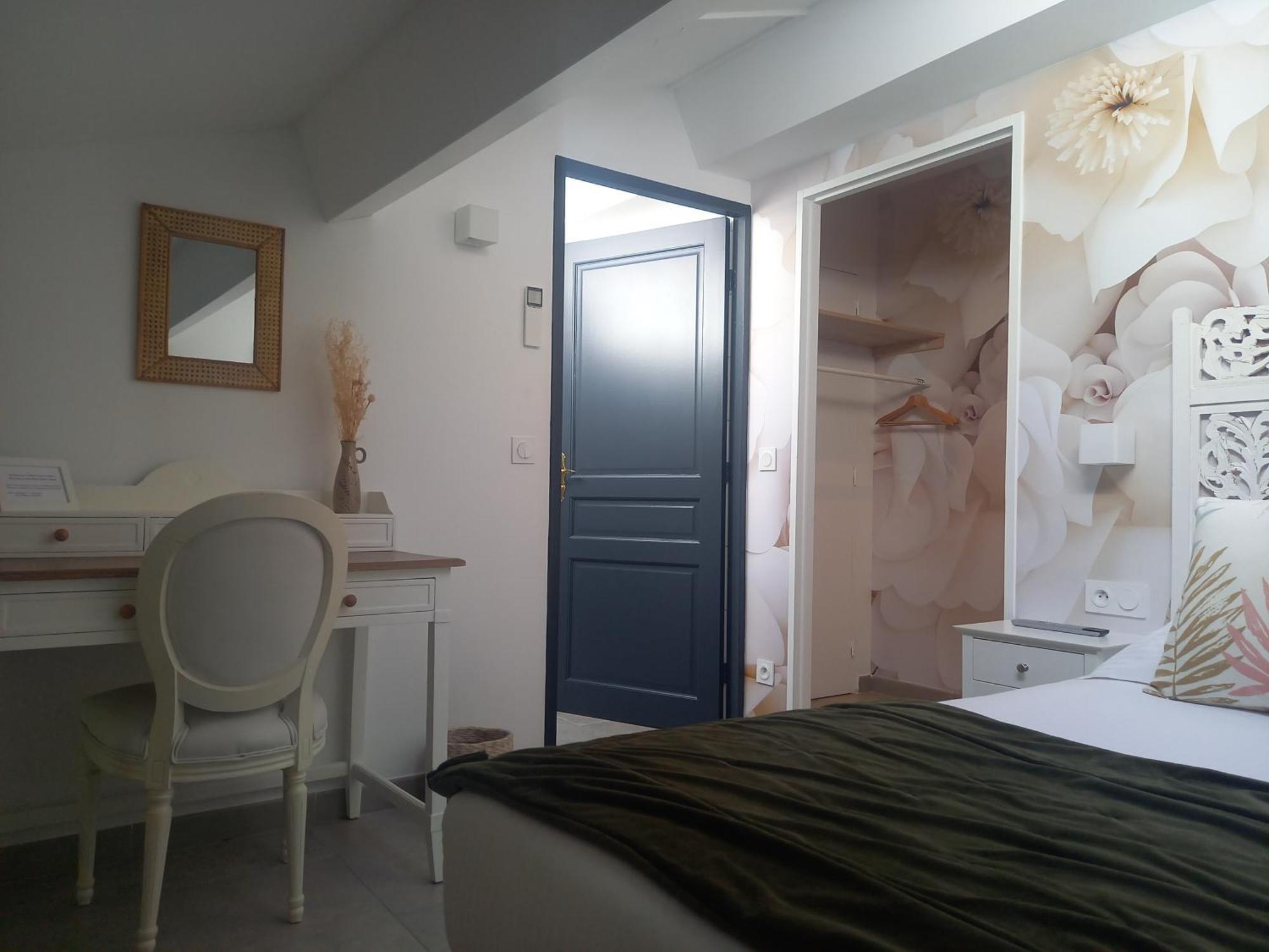 Hotel Restaurant Notre Dame Collobrières Екстериор снимка