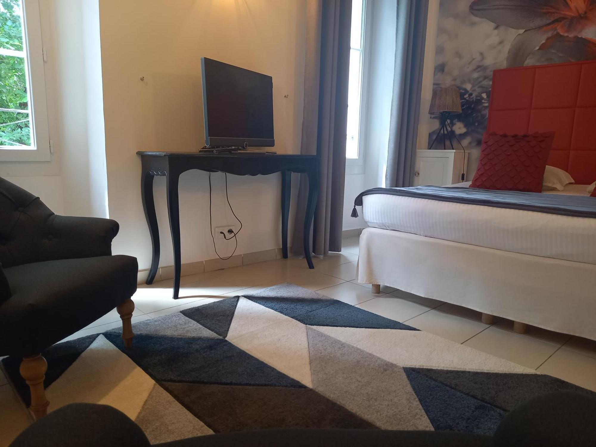 Hotel Restaurant Notre Dame Collobrières Екстериор снимка